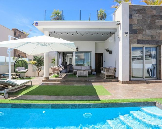 Image No.1-5 Bed Villa for sale