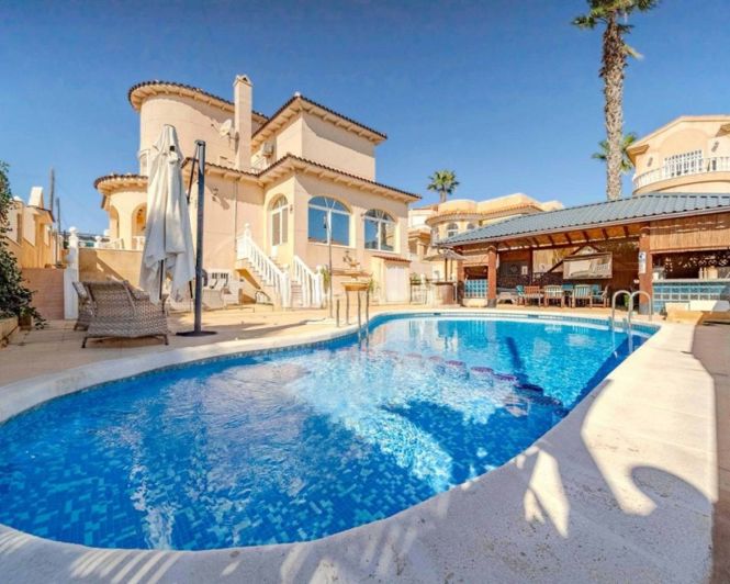 Image No.1-Villa de 6 chambres à vendre à Villamartin