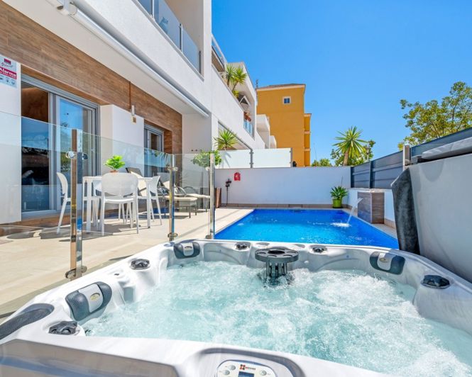 Image No.1-3 Bed Townhouse for sale