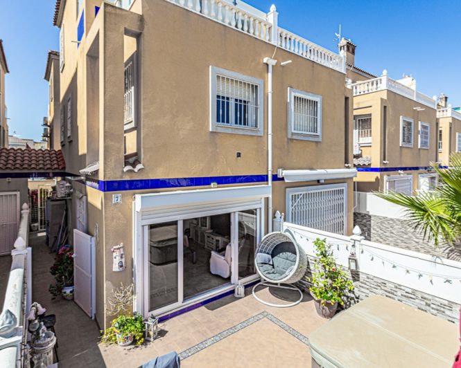 Image No.1-3 Bed Townhouse for sale
