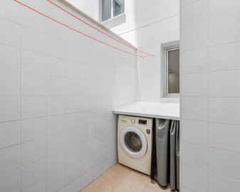 1160831lg