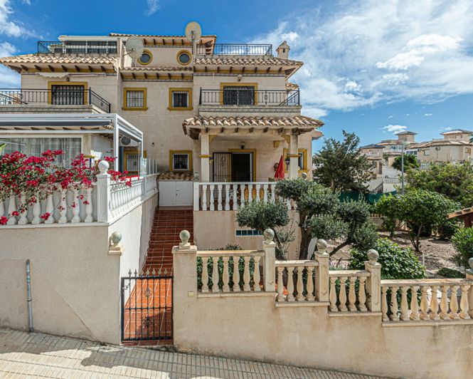 Image No.1-3 Bed Villa for sale