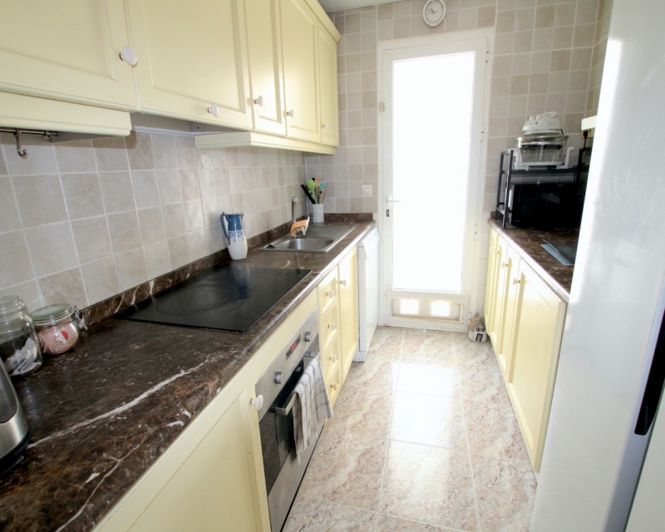 Image No.17-3 Bed Townhouse for sale