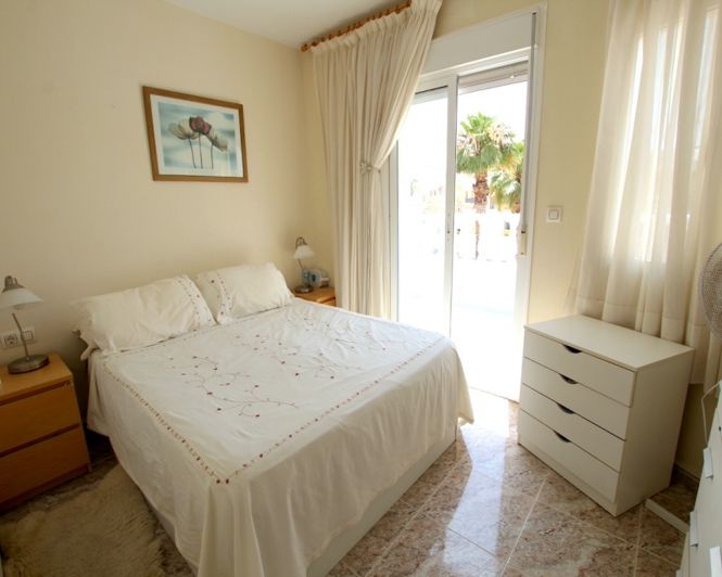 Image No.25-3 Bed Townhouse for sale