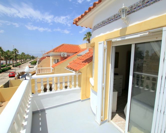 Image No.27-3 Bed Townhouse for sale