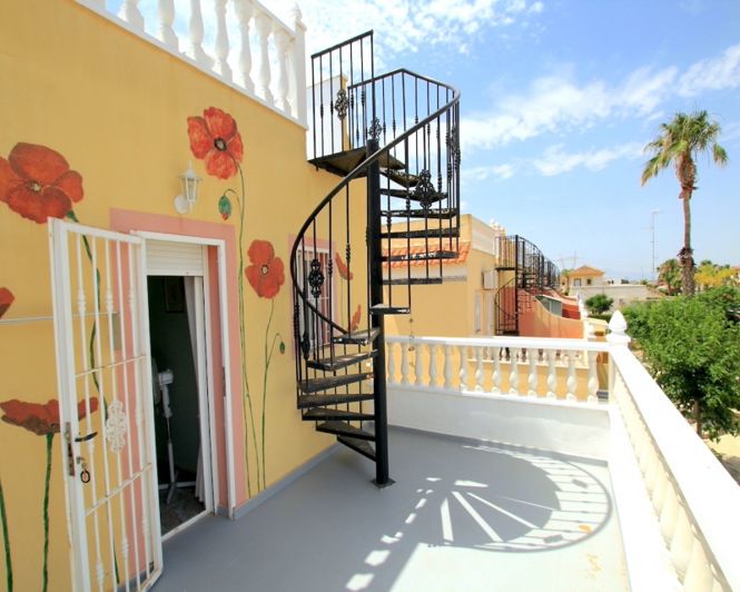 Image No.33-3 Bed Townhouse for sale