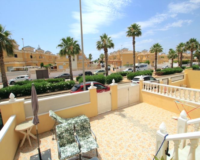 Image No.8-3 Bed Townhouse for sale