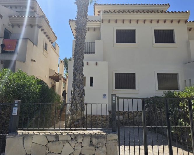 Image No.13-3 Bed Townhouse for sale