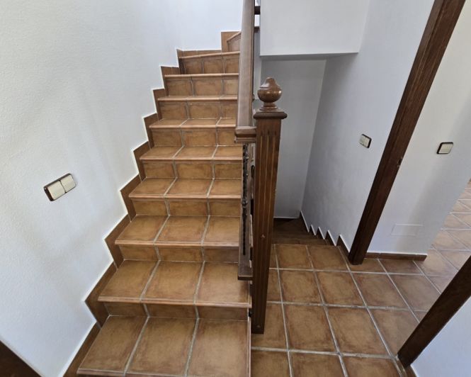 Image No.16-3 Bed Townhouse for sale