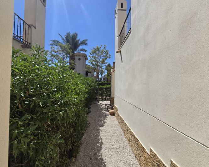 Image No.24-3 Bed Townhouse for sale