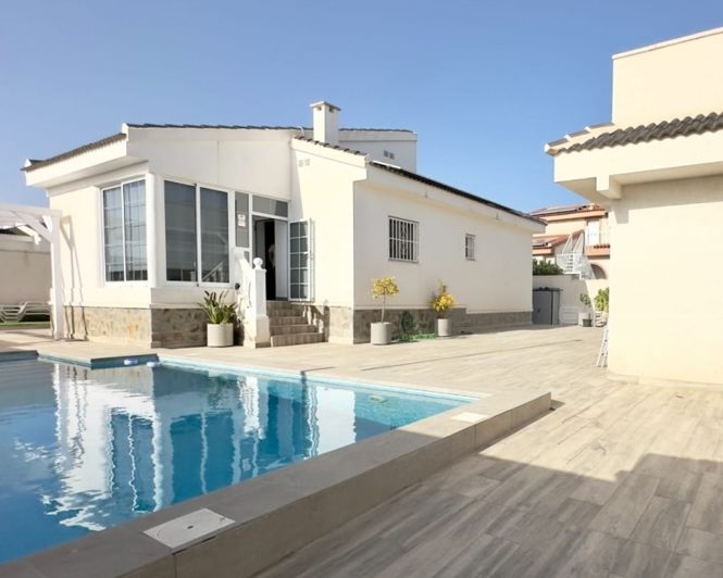 Image No.1-Villa de 4 chambres à vendre à Ciudad Quesada