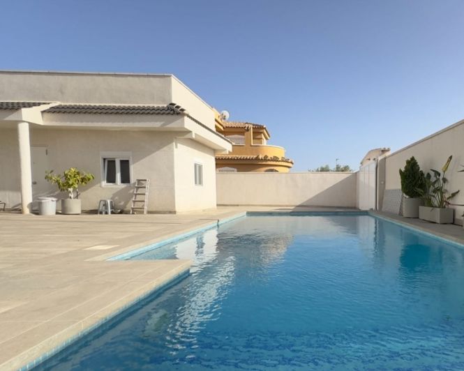 Image No.2-4 Bed Villa for sale