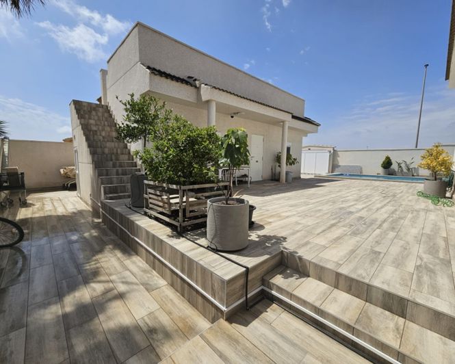 Image No.3-4 Bed Villa for sale
