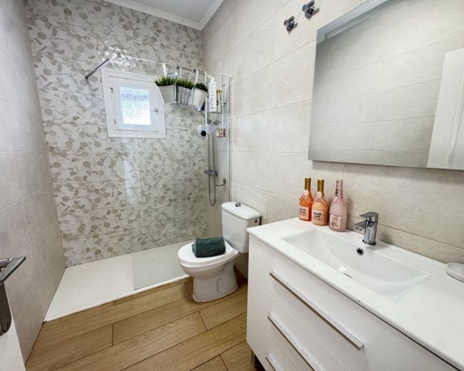 Image No.12-5 Bed Villa for sale