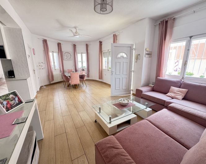 Image No.2-5 Bed Villa for sale