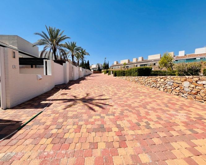 Image No.3-2 Bed Townhouse for sale