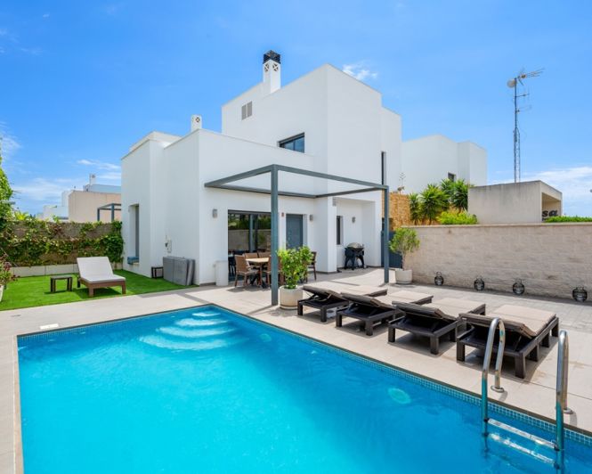 Image No.1-3 Bed Villa for sale