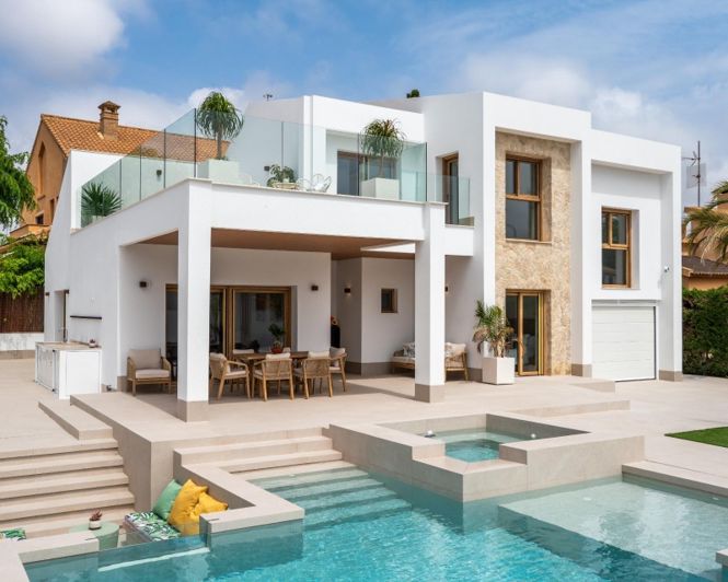 Image No.1-4 Bed Villa for sale