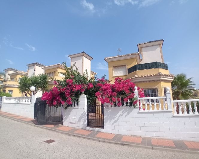 Image No.1-3 Bed Villa for sale
