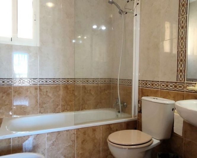 Image No.21-3 Bed Townhouse for sale