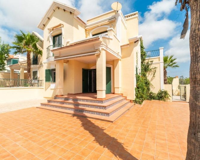 Image No.1-3 Bed Villa for sale