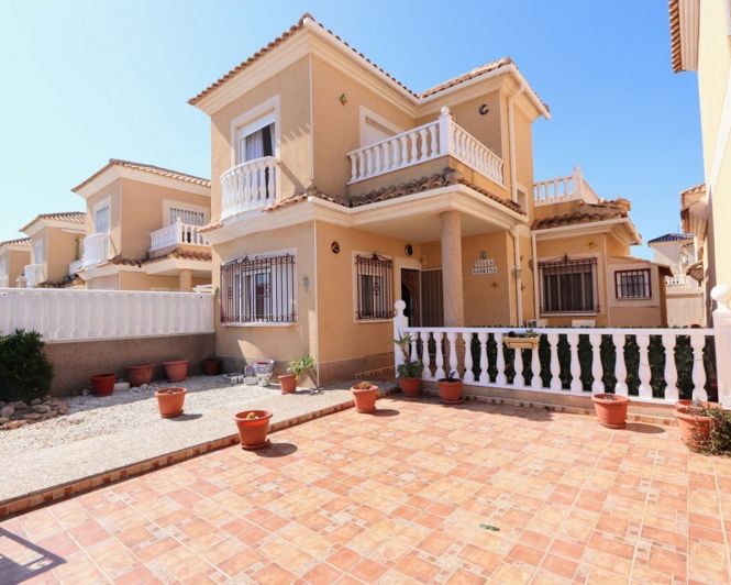 Image No.1-Villa de 3 chambres à vendre à Playa Flamenca