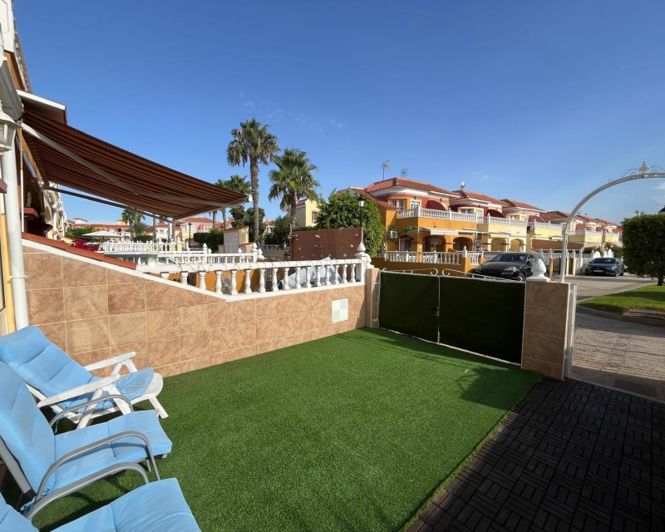 Image No.37-2 Bed Townhouse for sale