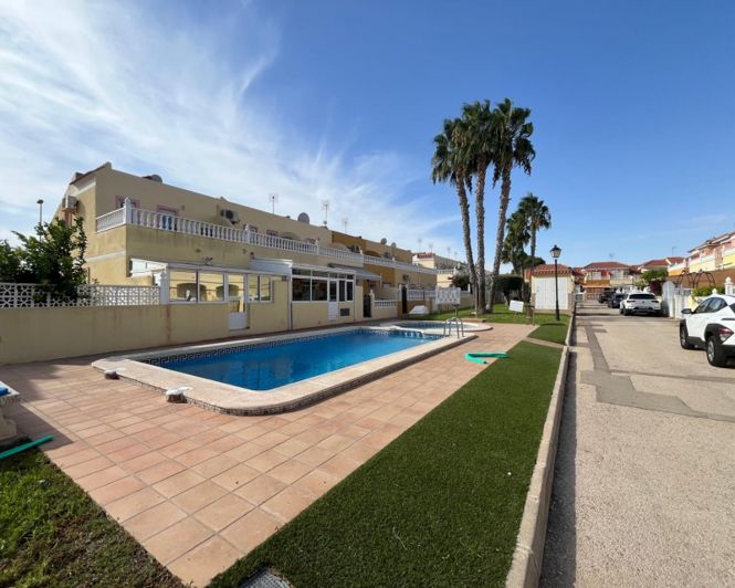 Image No.44-2 Bed Townhouse for sale