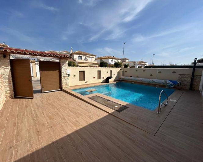 Image No.1-3 Bed Townhouse for sale