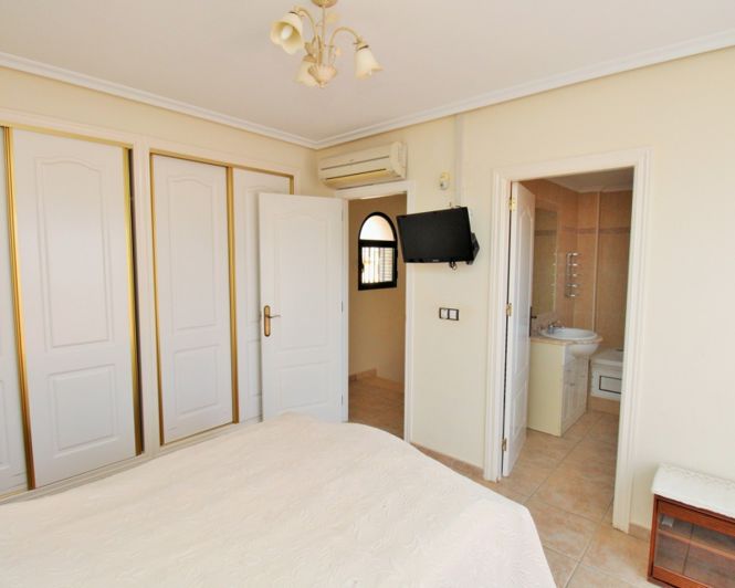 Image No.17-3 Bed Villa for sale