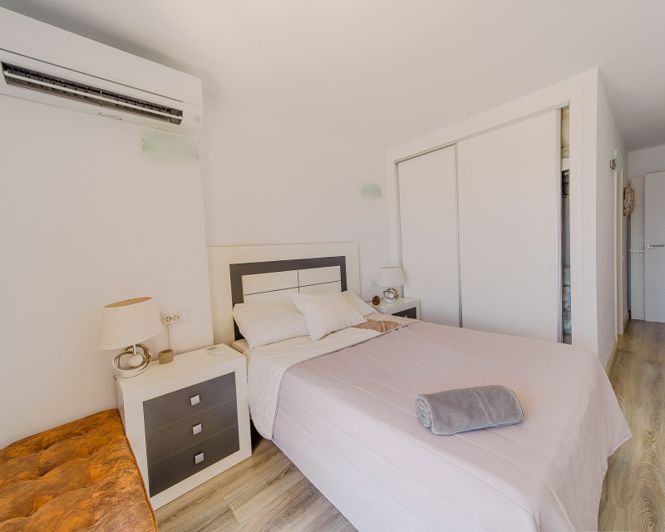 Image No.24-3 Bed Apartment for sale