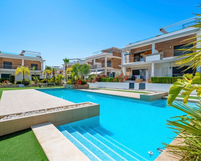 Image No.1-3 Bed Townhouse for sale