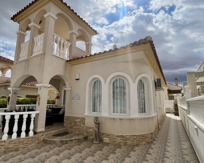 Image No.17-3 Bed Villa for sale