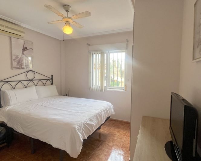 Image No.21-2 Bed Townhouse for sale