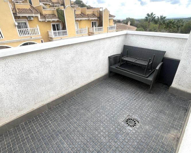 Image No.33-2 Bed Townhouse for sale