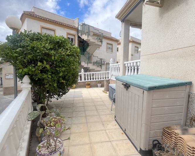 Image No.37-2 Bed Townhouse for sale