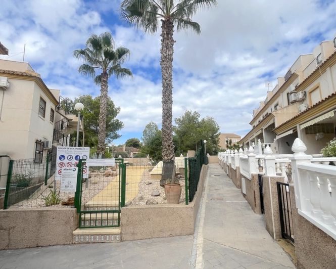 Image No.9-2 Bed Townhouse for sale