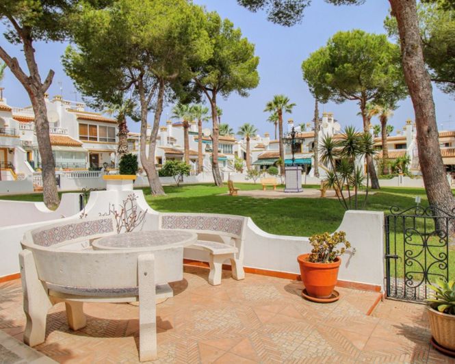 Image No.18-3 Bed Townhouse for sale