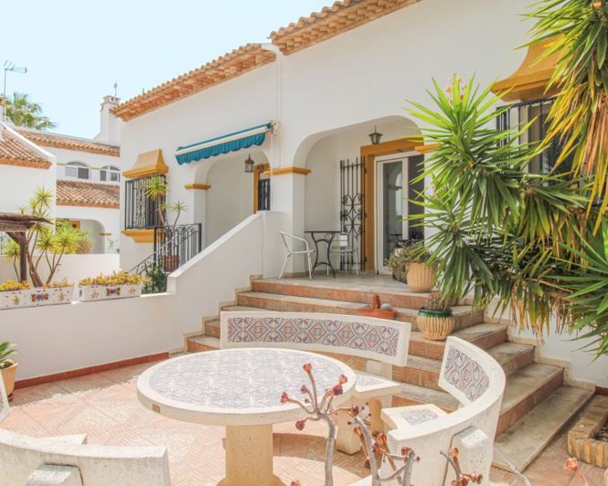 Image No.19-3 Bed Townhouse for sale