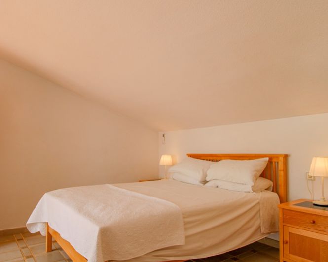 Image No.21-3 Bed Townhouse for sale