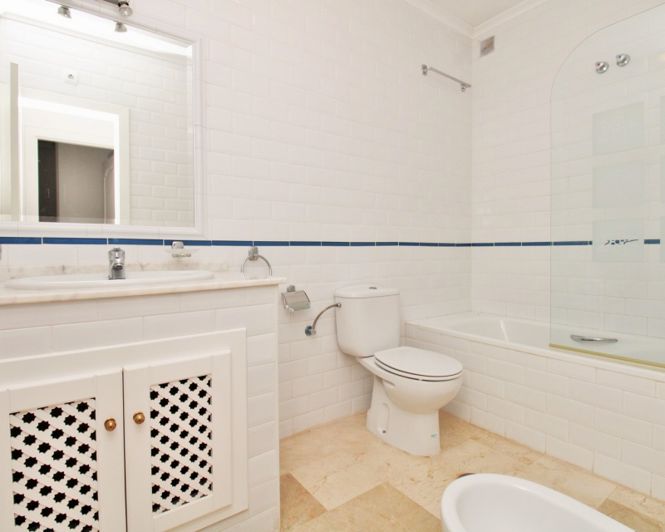 Image No.18-3 Bed Townhouse for sale