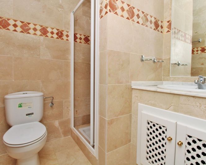 Image No.26-3 Bed Townhouse for sale