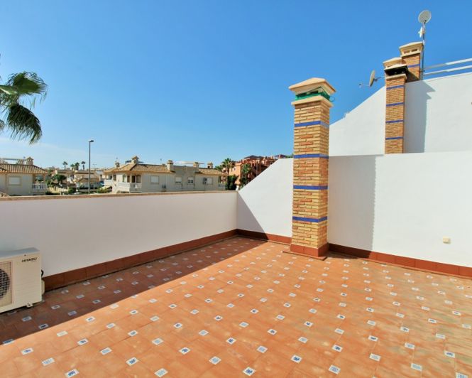 Image No.27-3 Bed Townhouse for sale