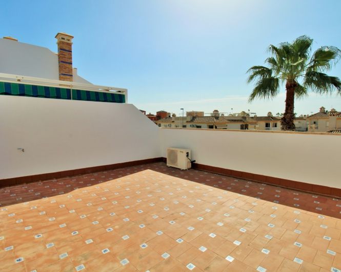 Image No.28-3 Bed Townhouse for sale