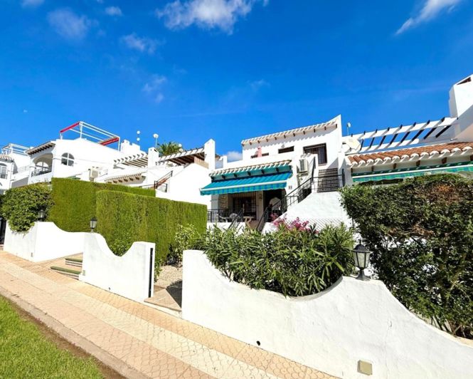 Image No.15-3 Bed Townhouse for sale