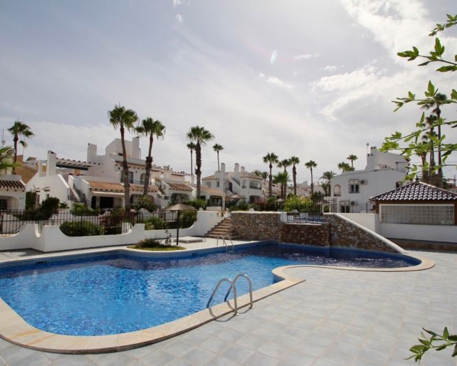 Image No.16-3 Bed Townhouse for sale