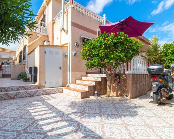 Image No.1-Villa de 3 chambres à vendre à Cabo Roig