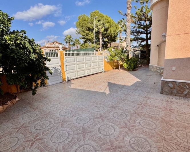 Image No.34-5 Bed Villa for sale