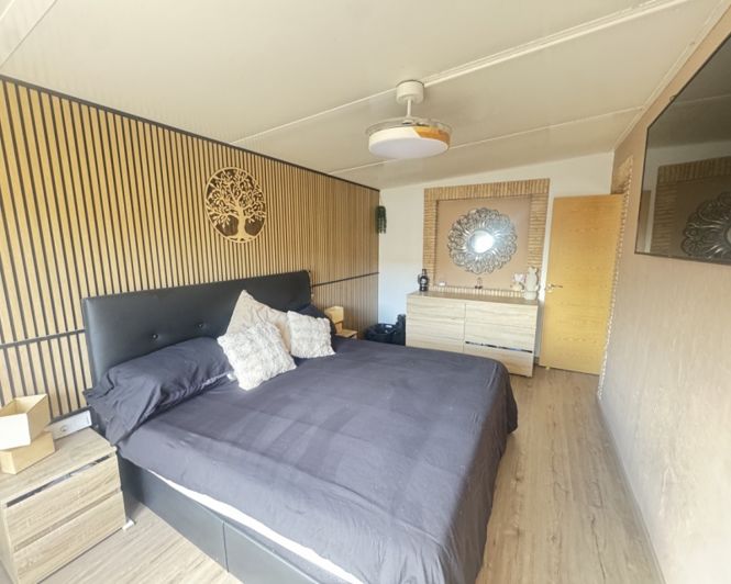 Image No.15-4 Bed Townhouse for sale