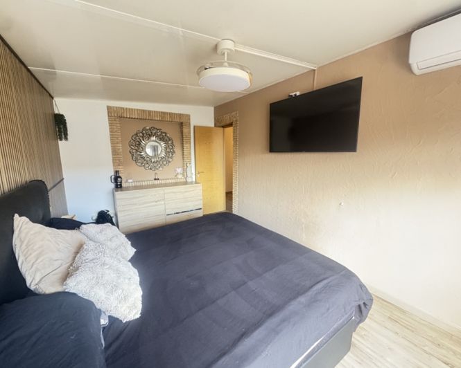 Image No.16-4 Bed Townhouse for sale